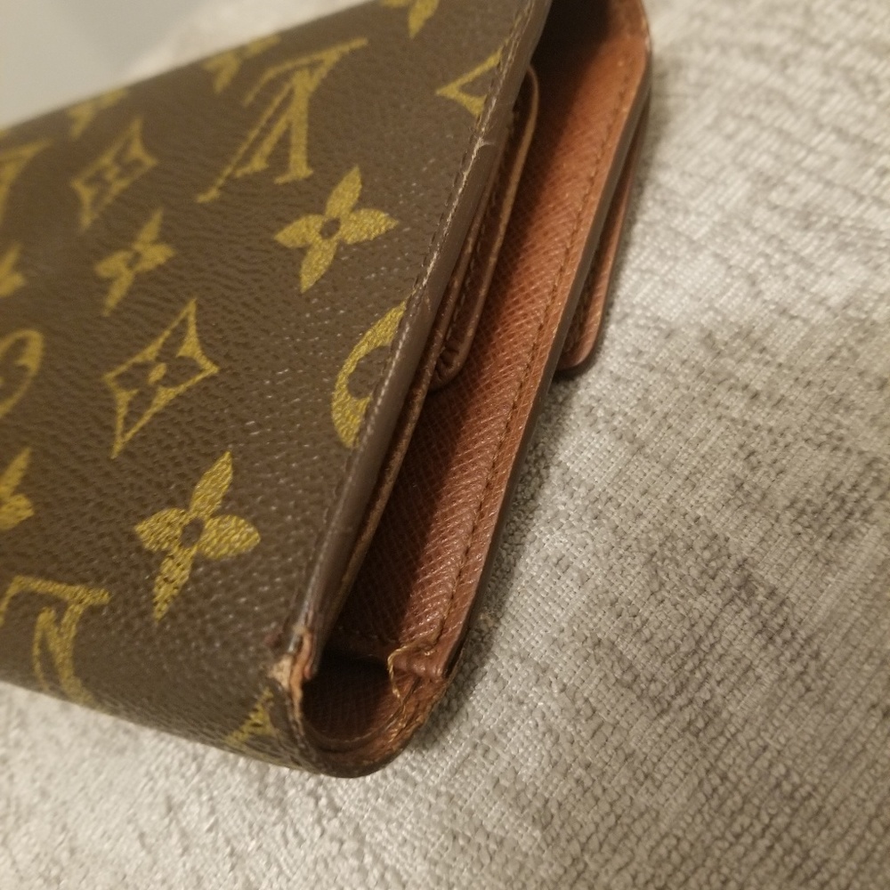 Louis Vuitton Monogram Wallet - Picture 3 of 7
